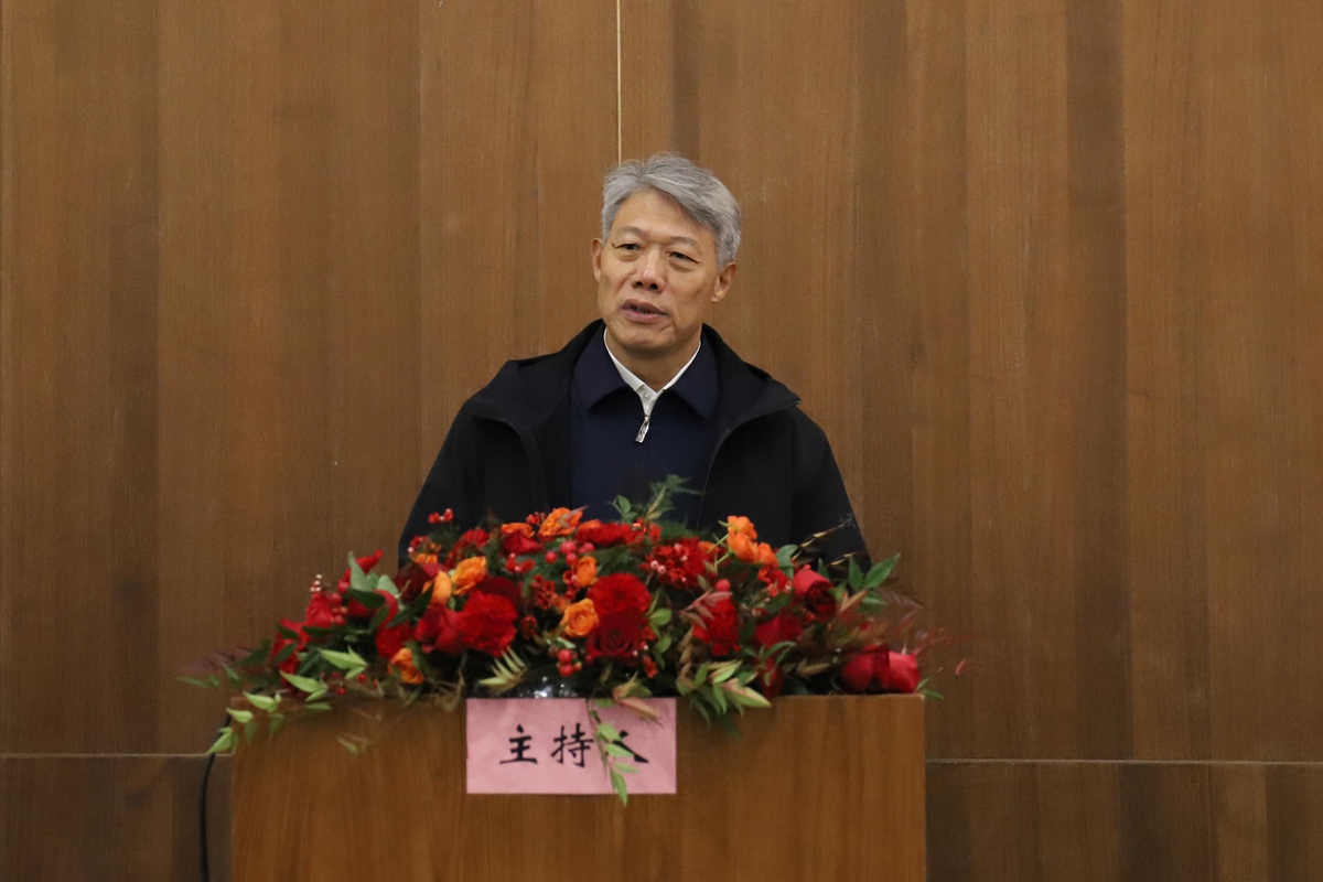 02-公司黨委書記、總經(jīng)理李子憲在儀式上講話.JPG
